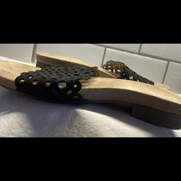 RIALTO SLIP ON SANDALS - Picture 3 of 5